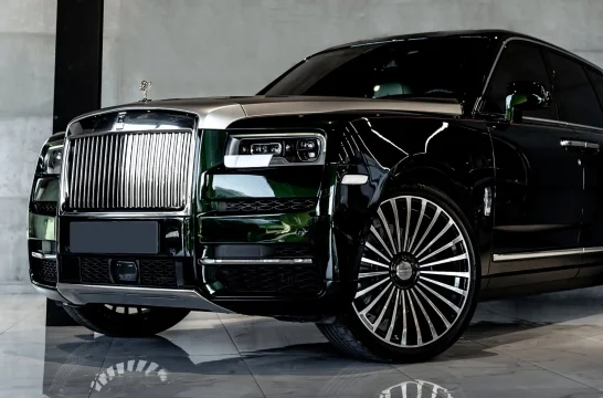 Rolls-Royce Cullinan Зеленый 2020