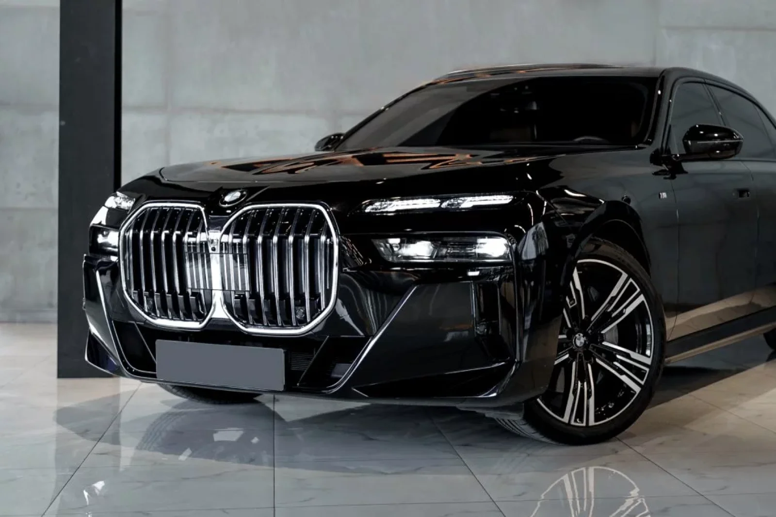 Аренда BMW 7-Series 740i Черный 2023 в Дубае