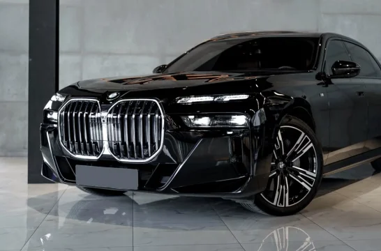 BMW 7-Series 740i Schwarz 2023