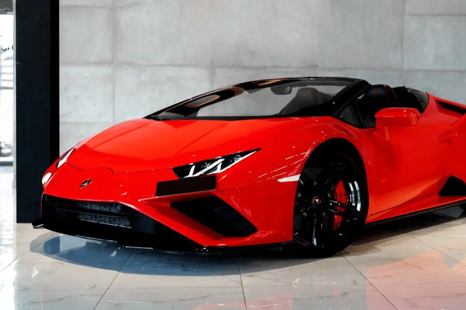 Miete Lamborghini Huracan Evo Spyder Orange 2022 in der Dubai