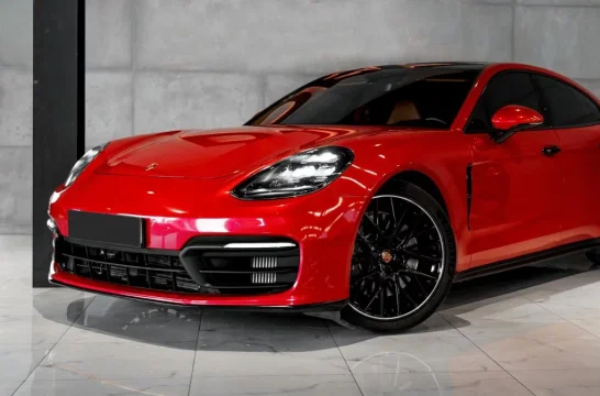 Porsche Panamera Kırmızı 2022