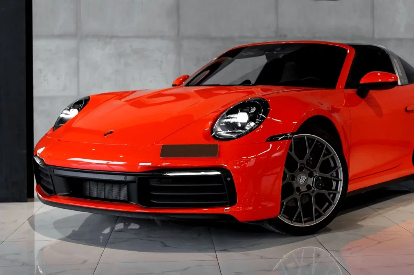 Alquiler Porsche 911 Targa 4 Naranja 2022 en Dubái