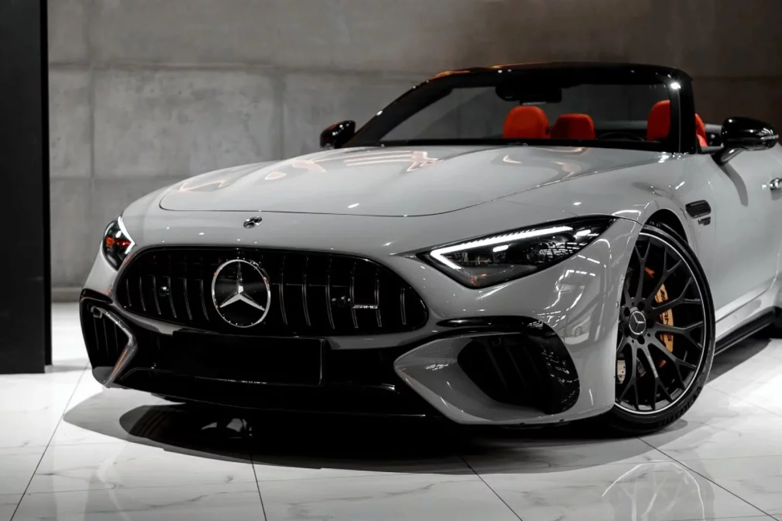 Kiralık Mercedes-Benz SL-Class SL63 AMG Beyaz 2022 içinde Dubai