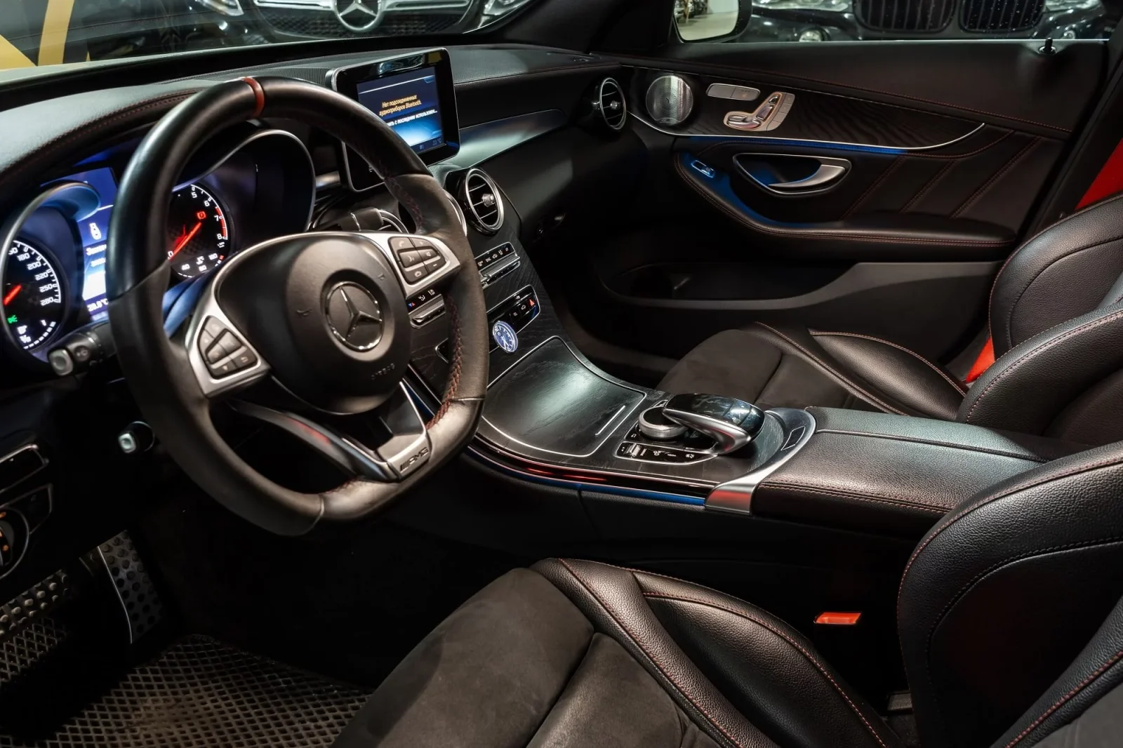 Аренда Mercedes-Benz C-Class C43 AMG Белый 2021 в Дубае - 4 