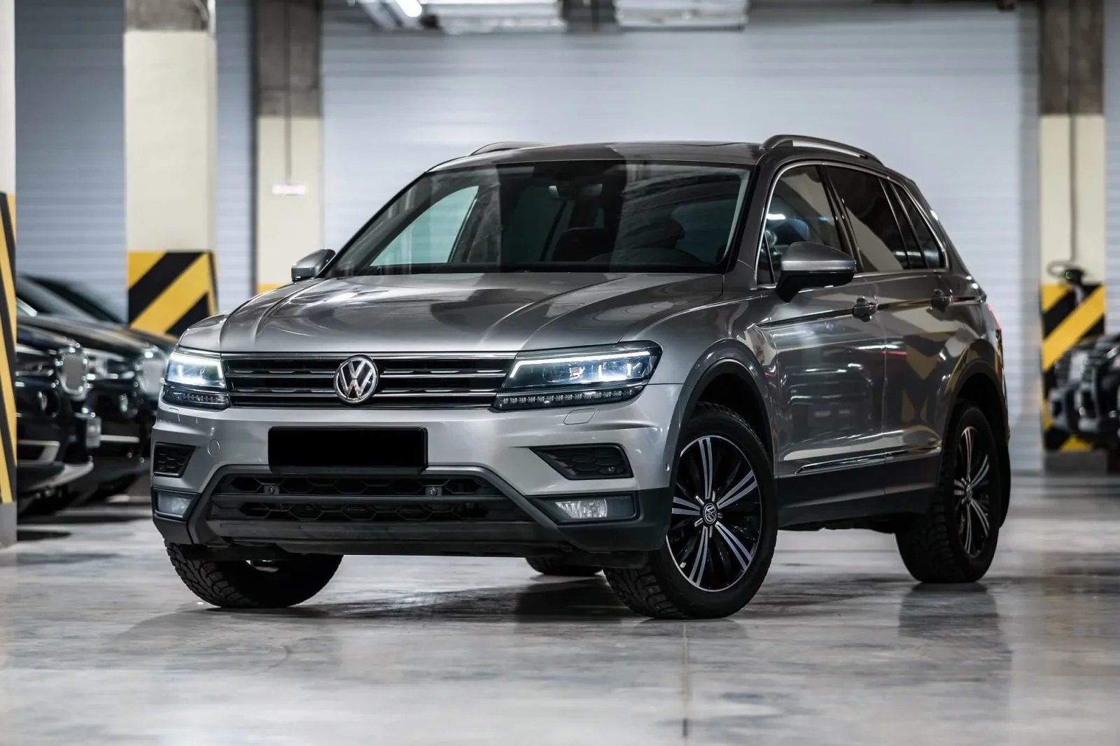 Kiralık Volkswagen Tiguan  Gümüş 2021 içinde Dubai