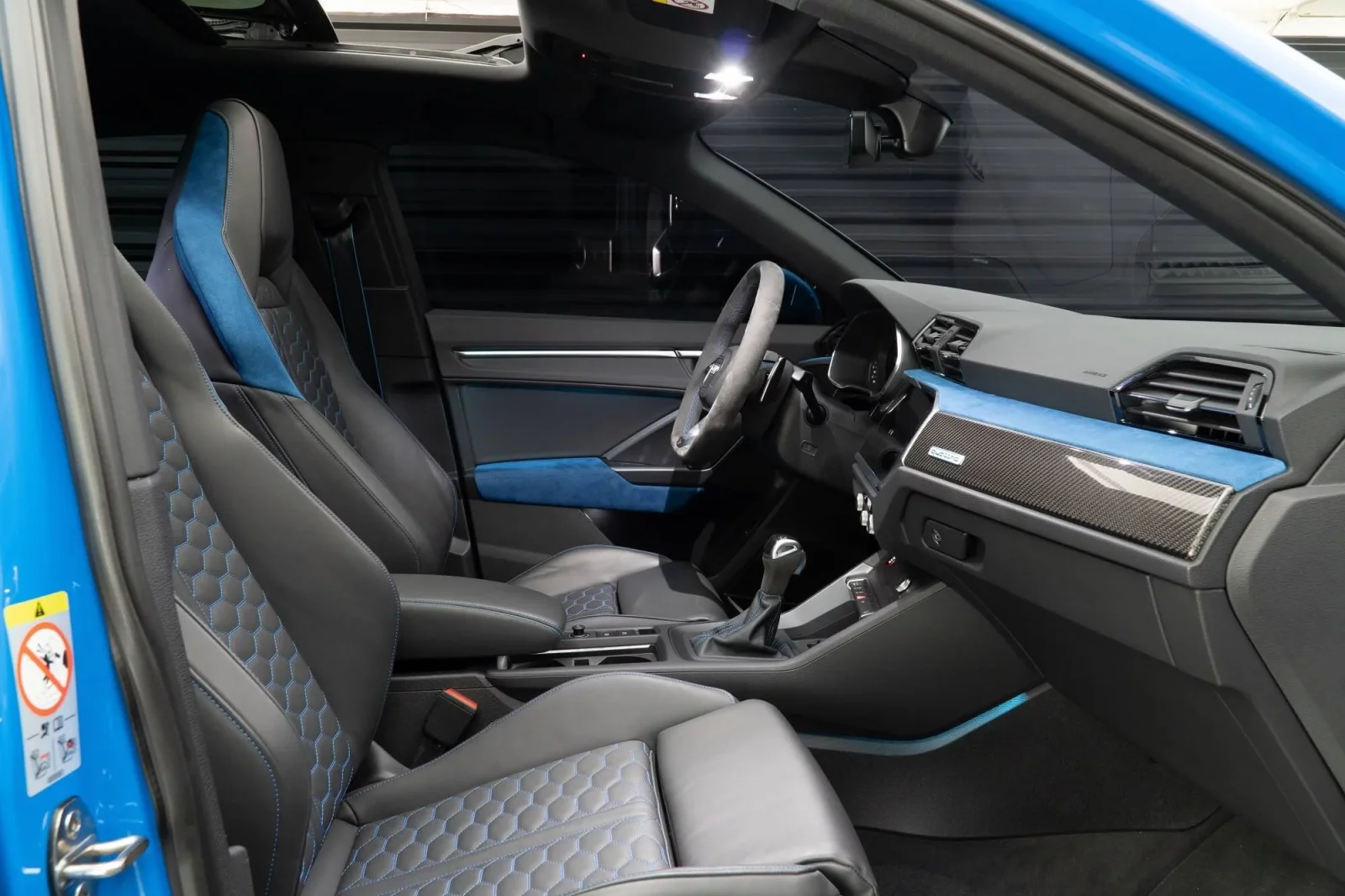 Alquiler Audi RS Q3 Sportback Azul 2021 en Dubái - 4 