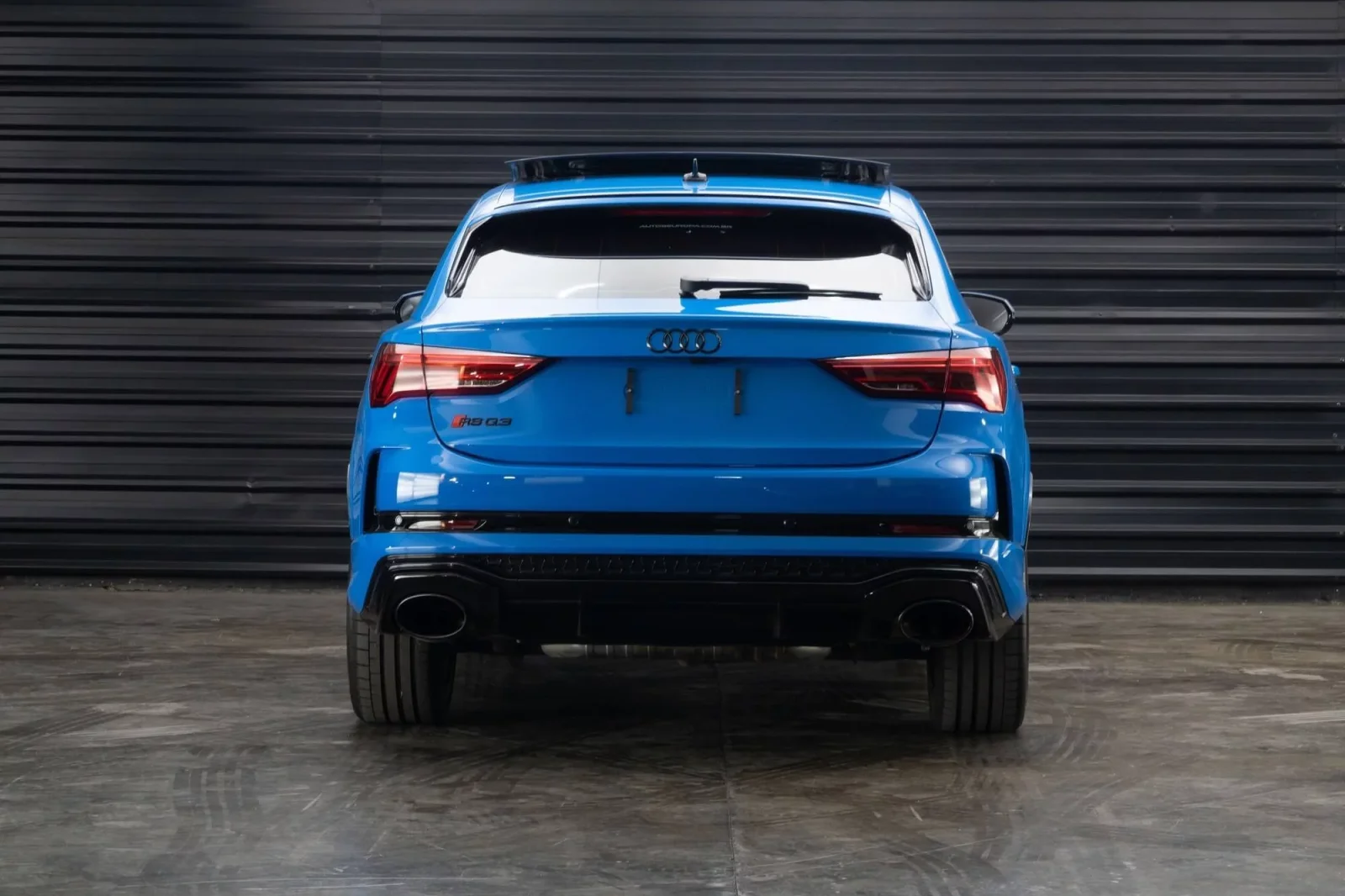 Alquiler Audi RS Q3 Sportback Azul 2021 en Dubái - 3 