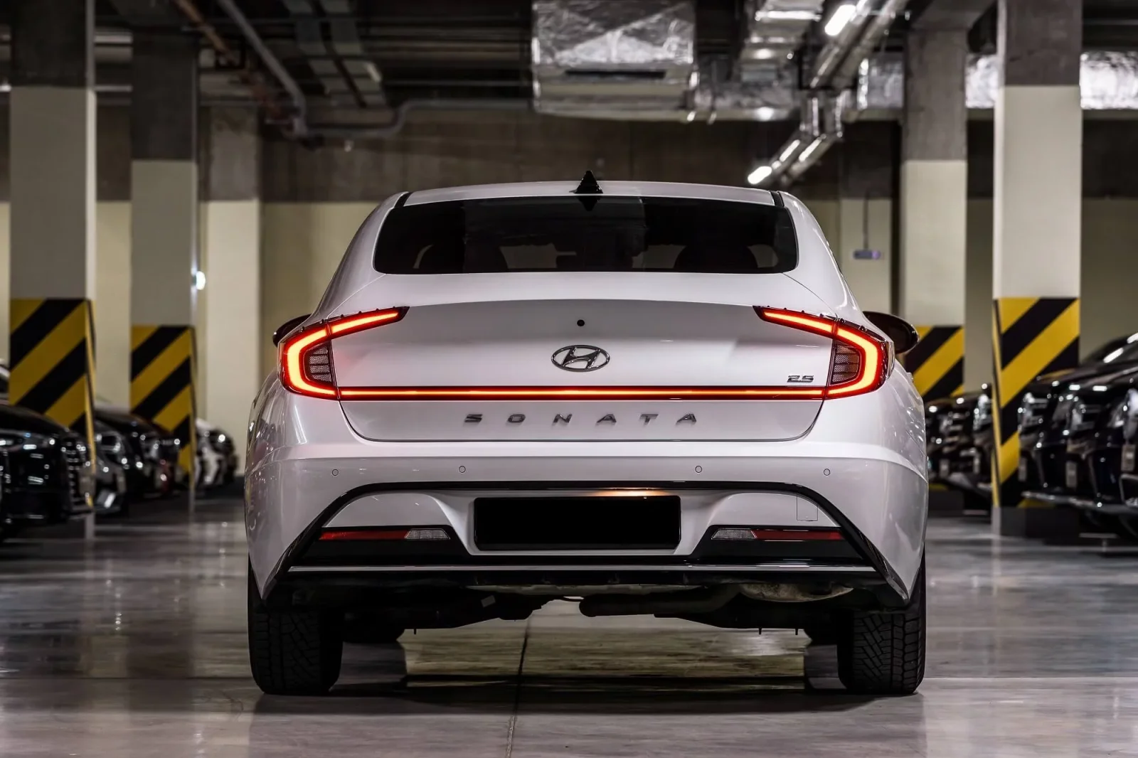 Huren Hyundai Sonata  Wit 2022 in Dubai - 4 