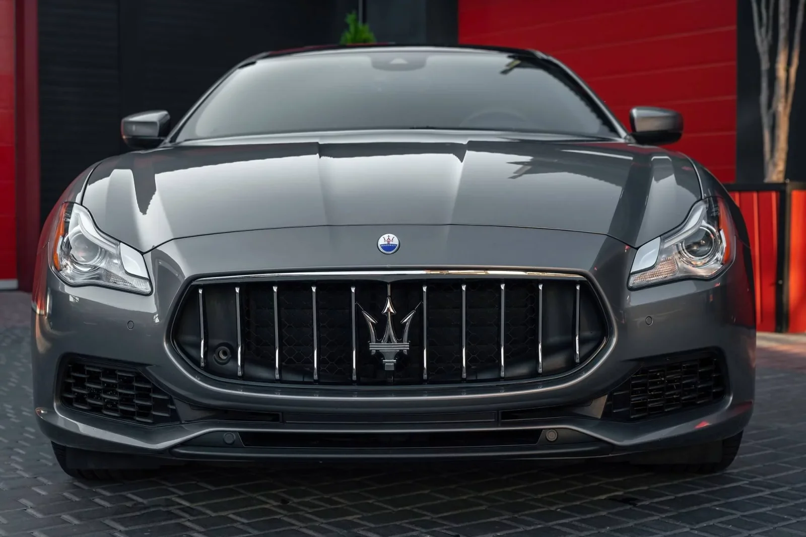 Kiralık Maserati Ghibli  Gri 2022 içinde Dubai - 1 