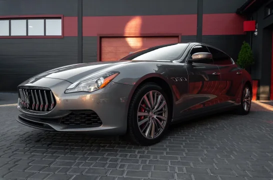 Maserati Ghibli Grau 2022