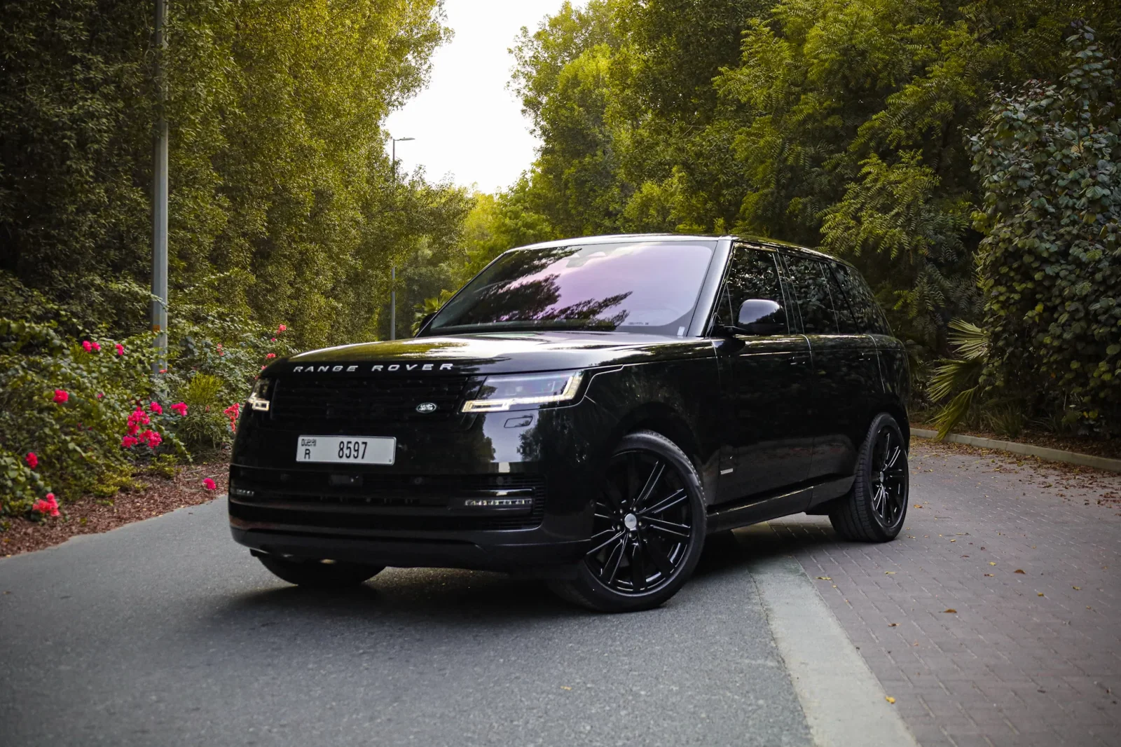 Kiralık Land Rover Range Rover Vogue Autobiography  Siyah 2021 içinde Dubai