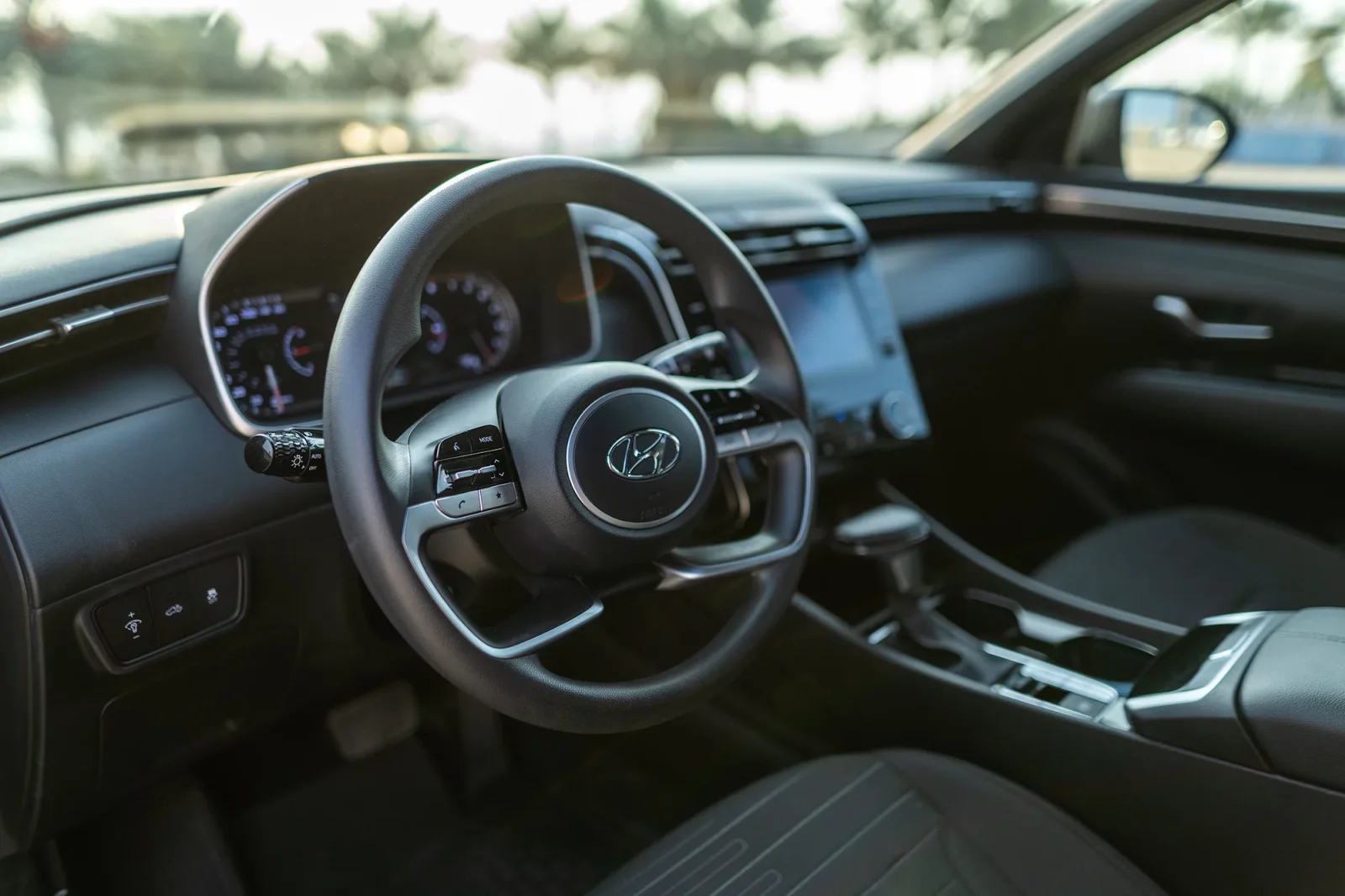 Huren Hyundai Santa Cruz  Grijs 2022 in Dubai - 4 