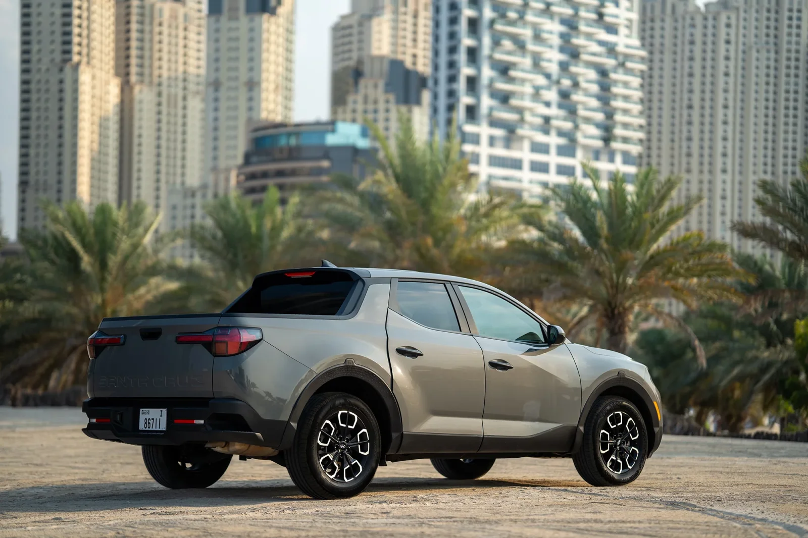 Huren Hyundai Santa Cruz  Grijs 2022 in Dubai - 6 