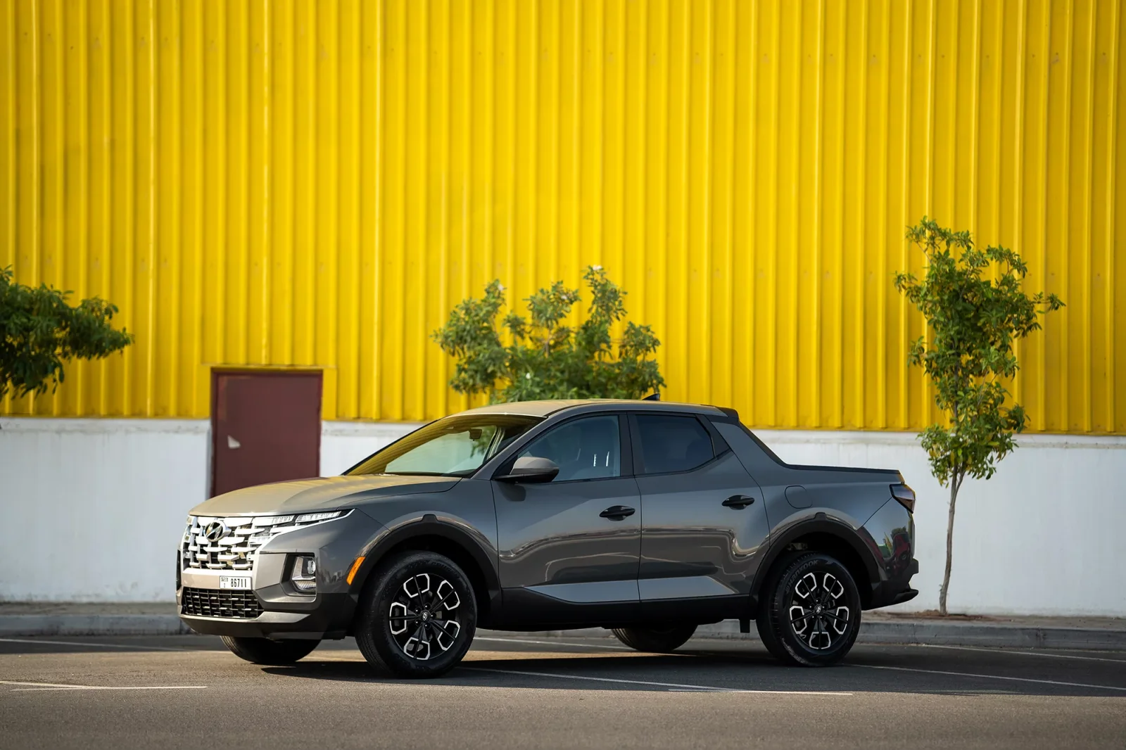 Huren Hyundai Santa Cruz  Grijs 2022 in Dubai - 2 