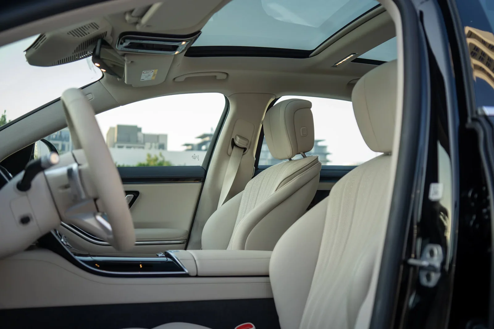 Huren Mercedes-Benz S-Class S450L Zwart 2023 in Dubai - 8 