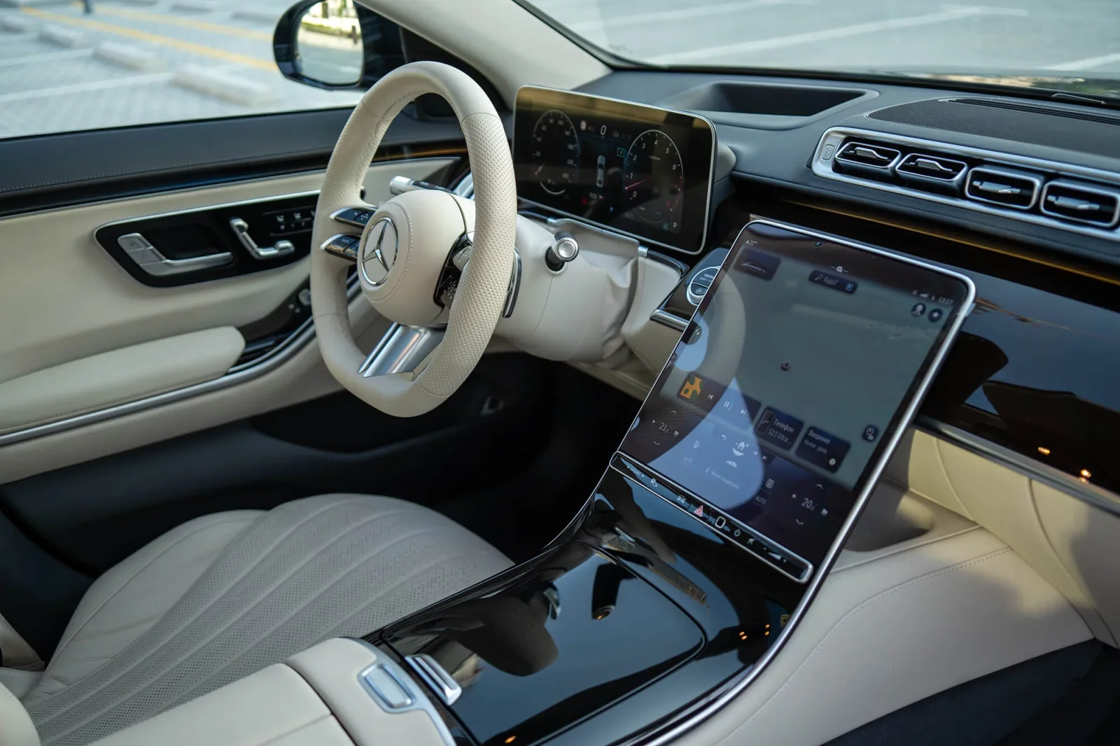 Huren Mercedes-Benz S-Class S450L Zwart 2023 in Dubai - 5 