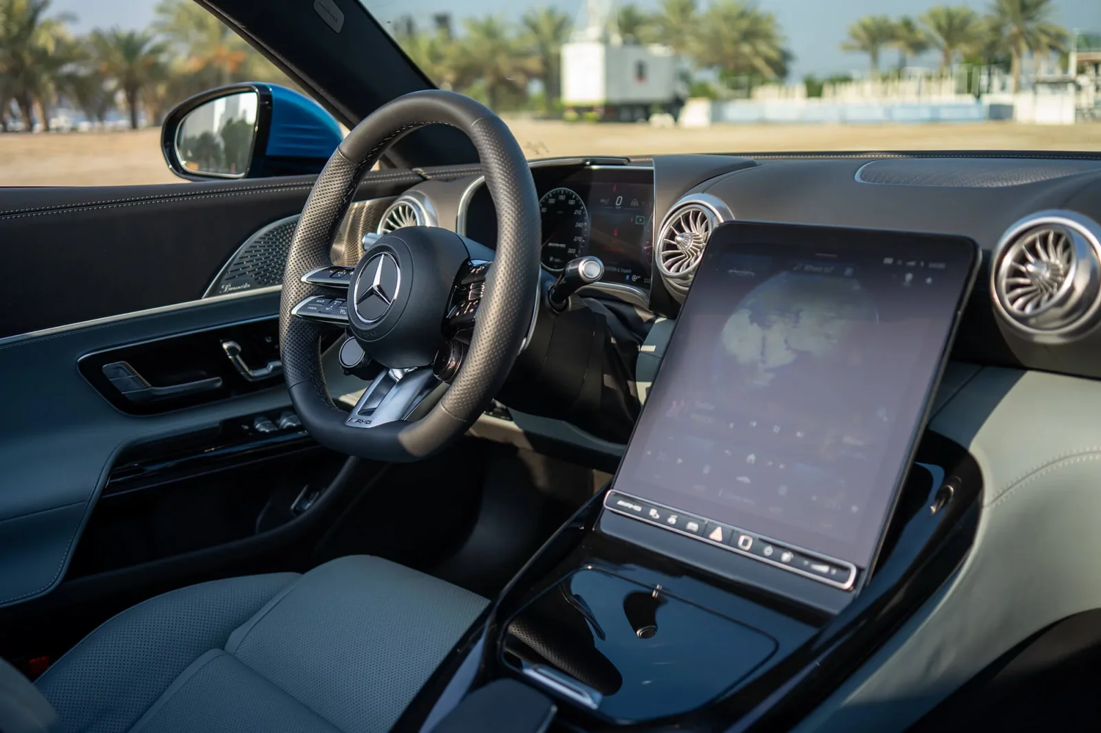 Alquiler Mercedes-Benz SL-Class SL43 Azul 2022 en Dubái - 7 