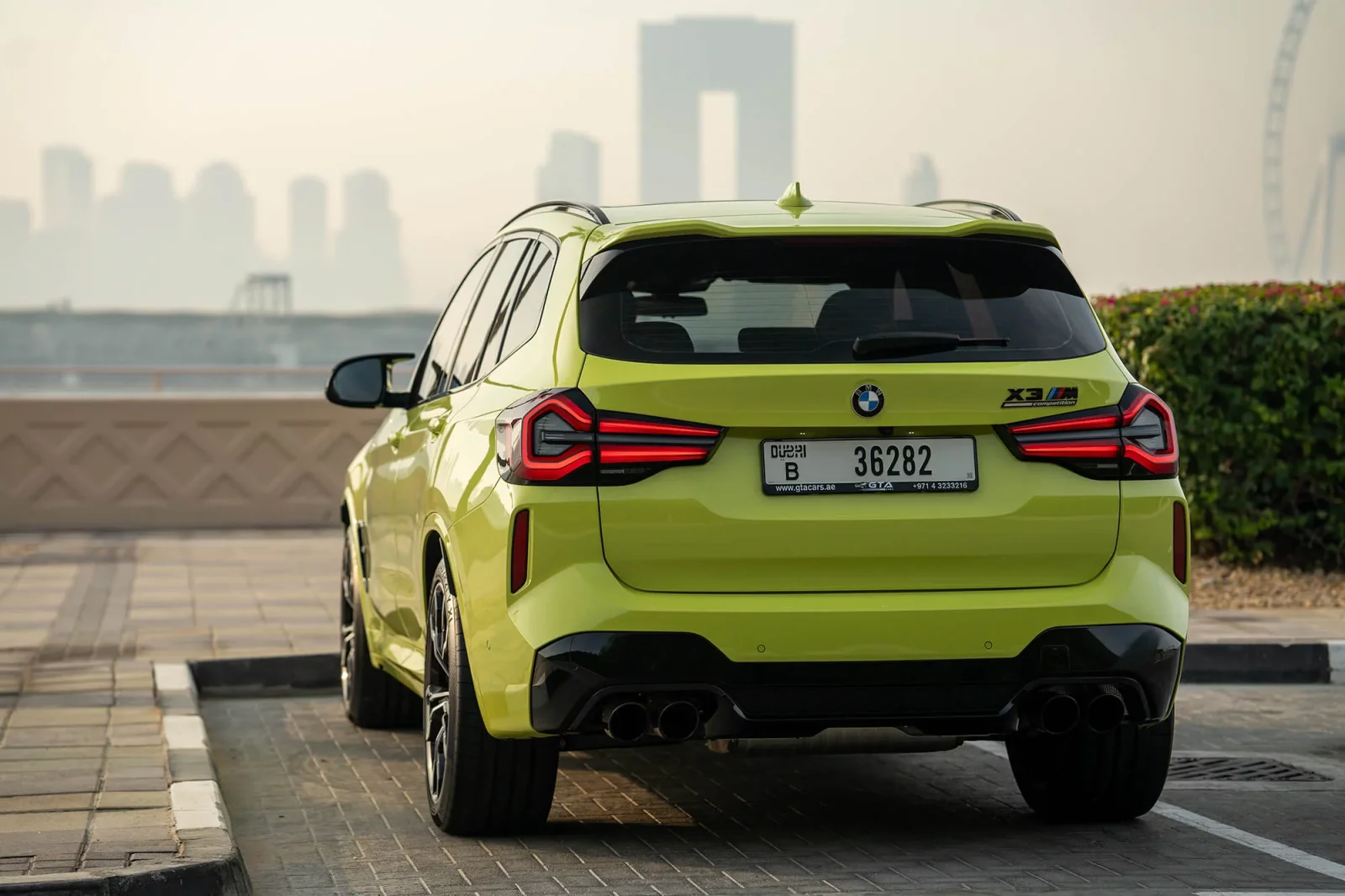 Huren BMW X3 M Competition Geel 2022 in Dubai - 6 