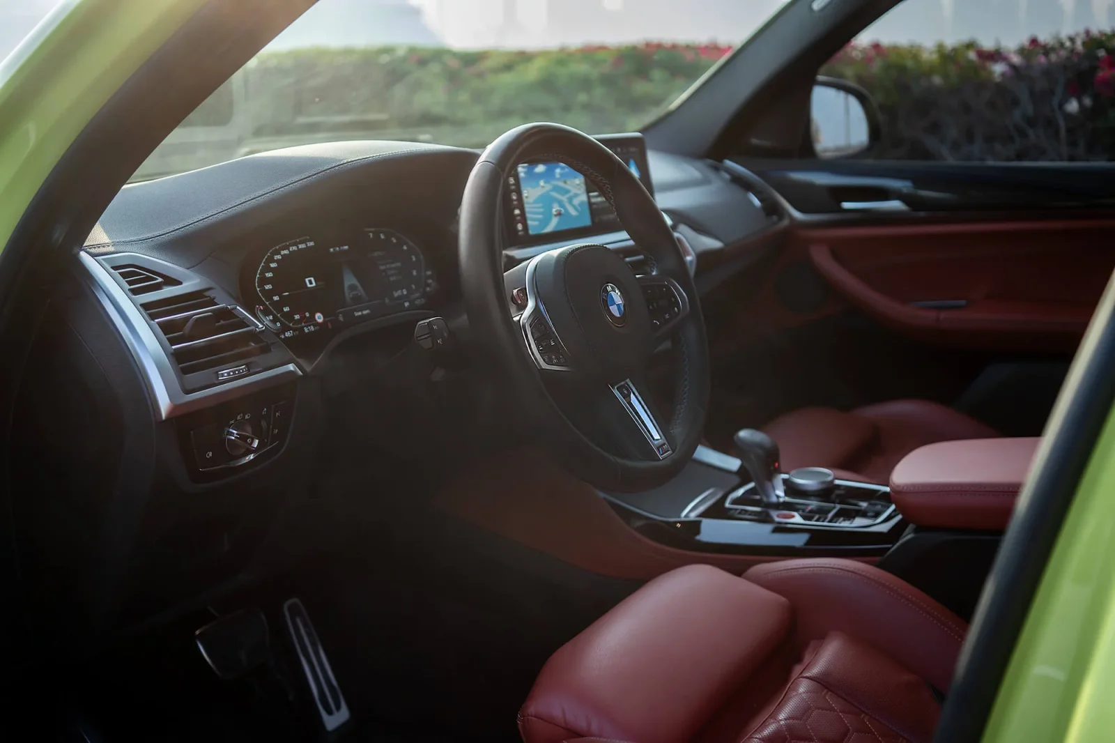 Huren BMW X3 M Competition Geel 2022 in Dubai - 1 