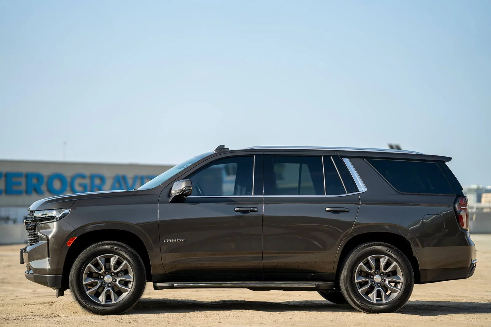 Kiralık Chevrolet Tahoe  Gri 2021 içinde Dubai - 1 