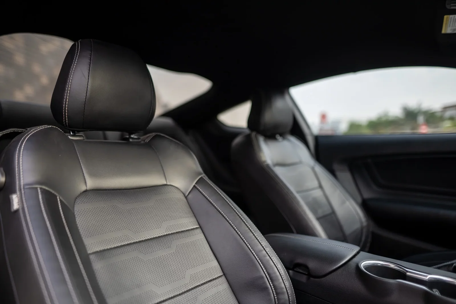 Rent Ford Mustang GT White 2022 in Dubai - 5 