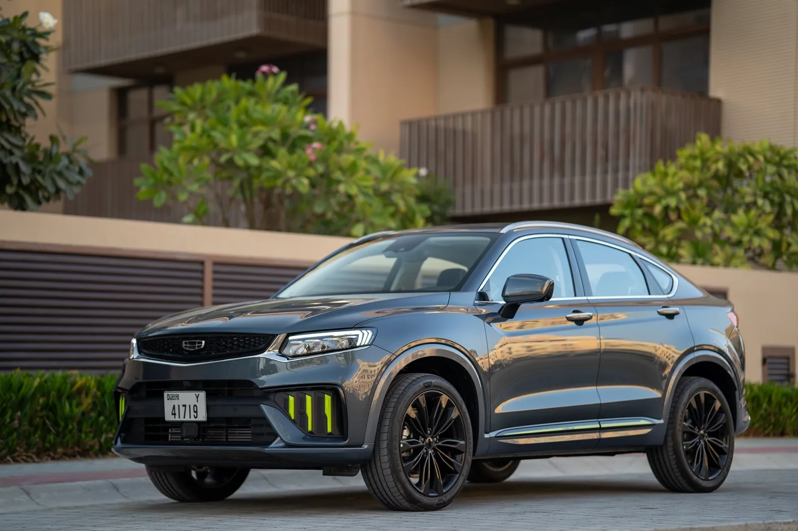 Alquiler Geely Tugella FY11  Gris 2024 en Dubái