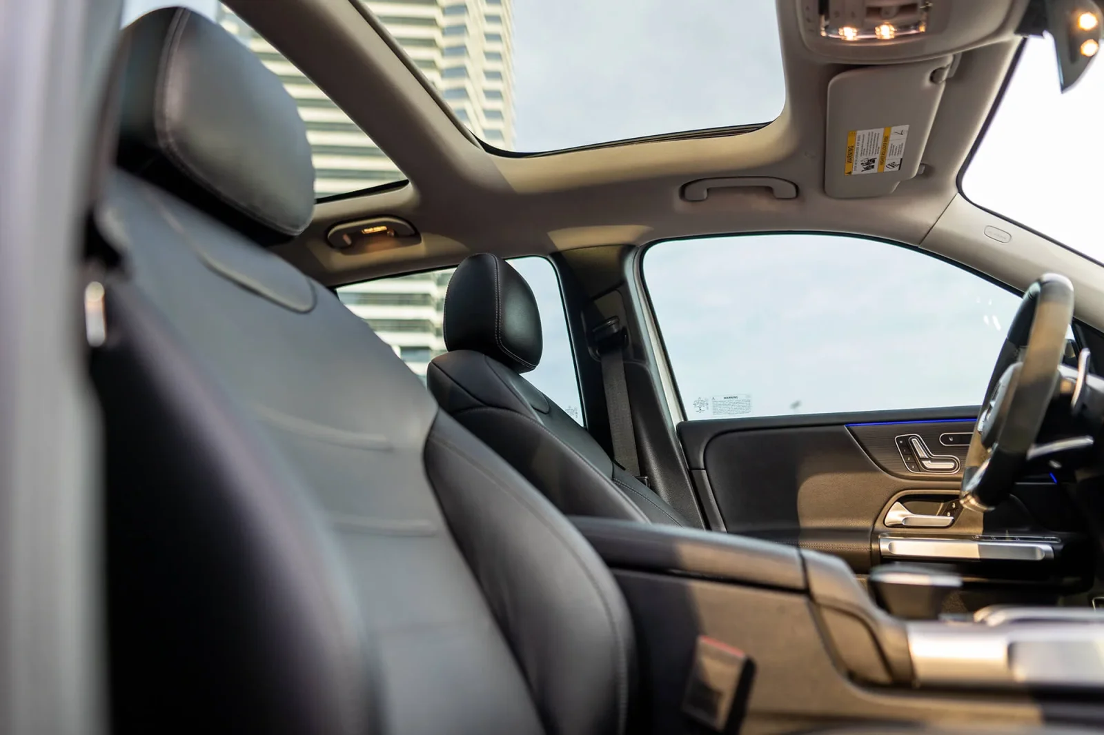 Miete Mercedes-Benz GLB-Class GLB35 AMG Silber 2022 in der Dubai - 10 