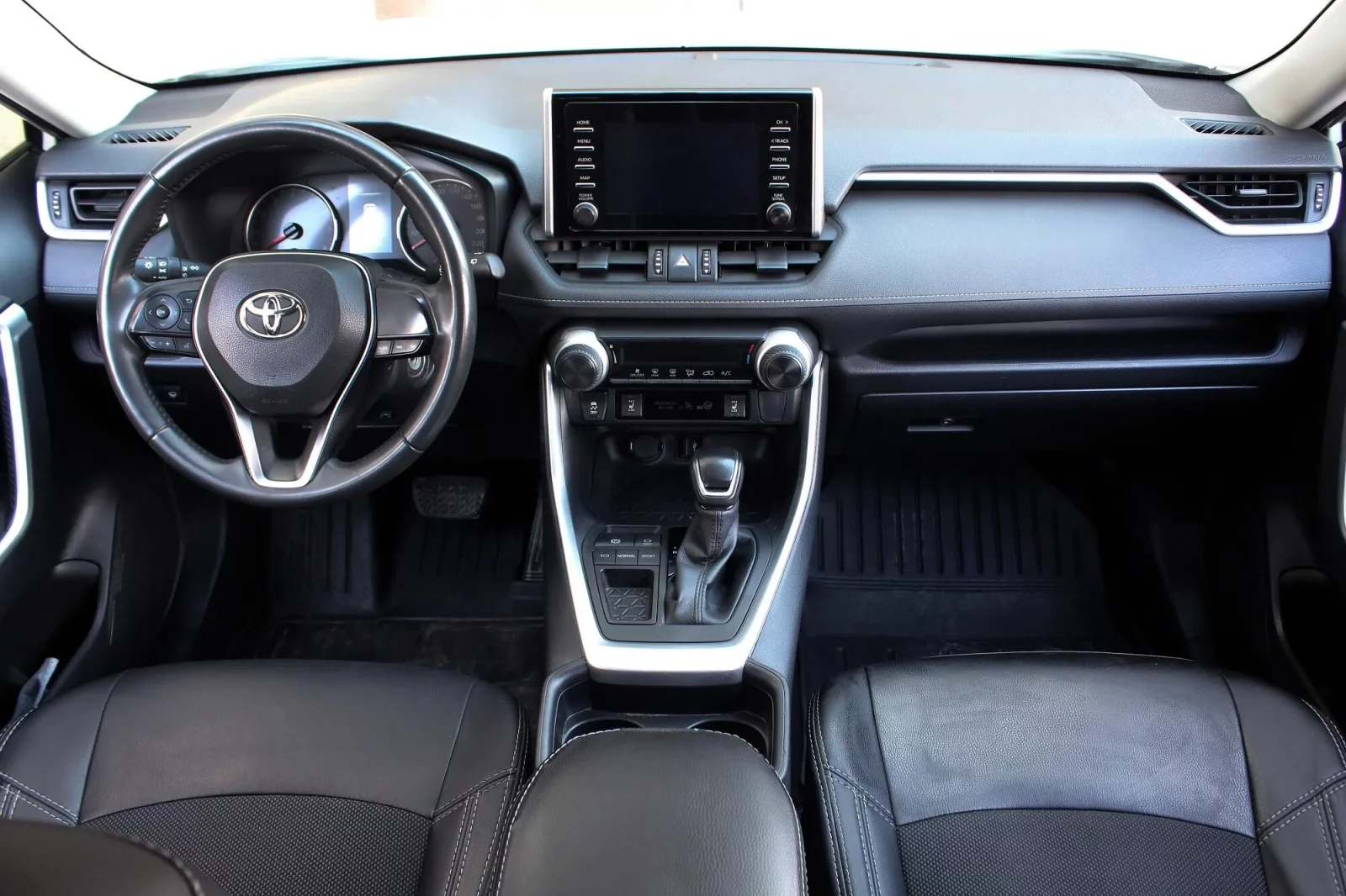 Huren Toyota RAV4  Wit 2022 in Dubai - 5 