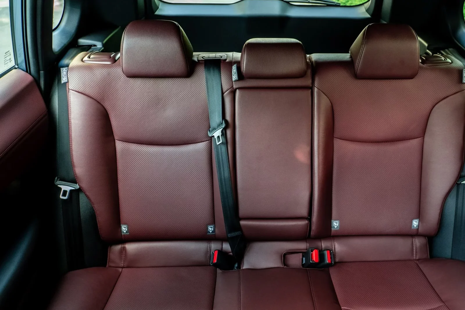 Kiralık Toyota Corolla Cross Kırmızı 2023 içinde Dubai - 6 