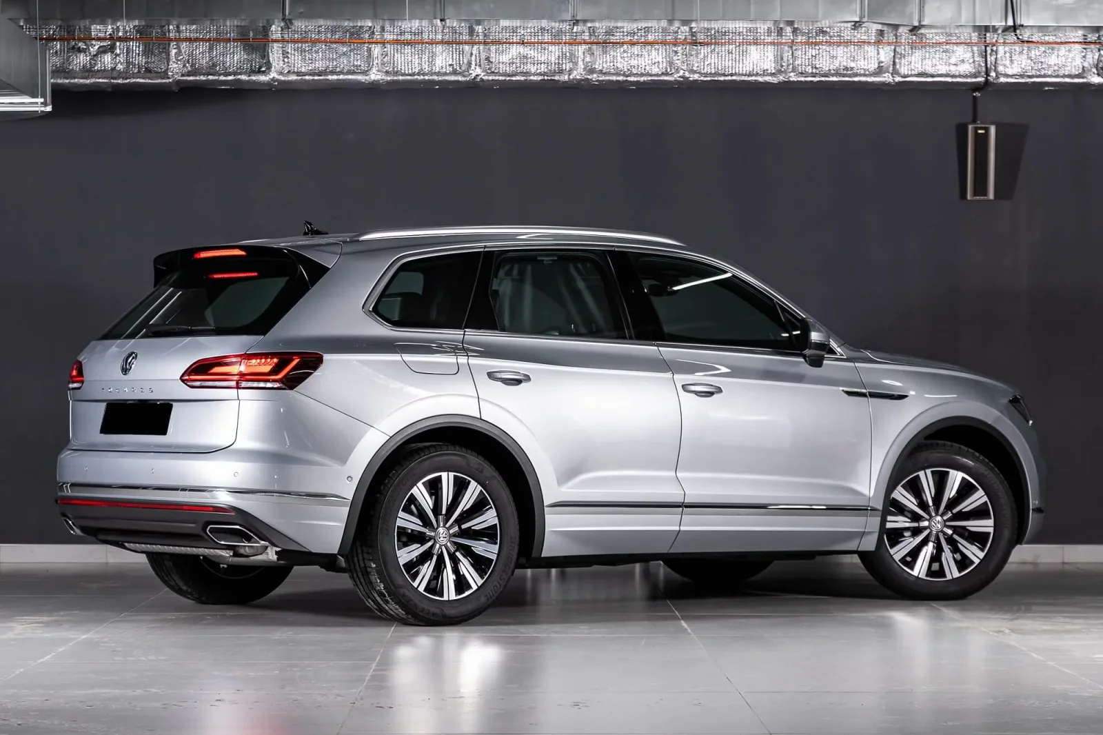 Аренда Volkswagen Touareg  Серебряный 2022 в Дубае - 2 