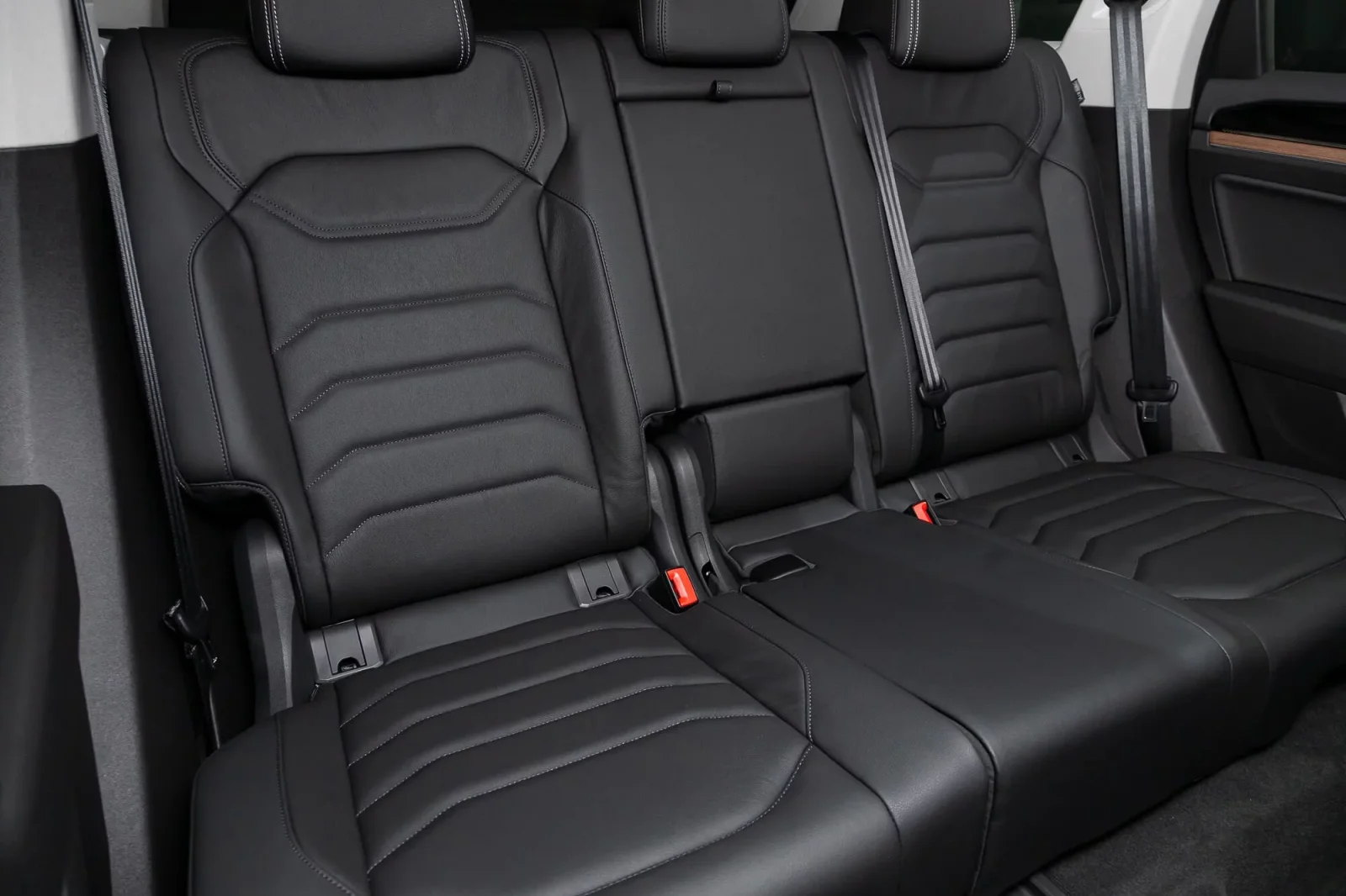 Аренда Volkswagen Touareg  Серебряный 2022 в Дубае - 5 