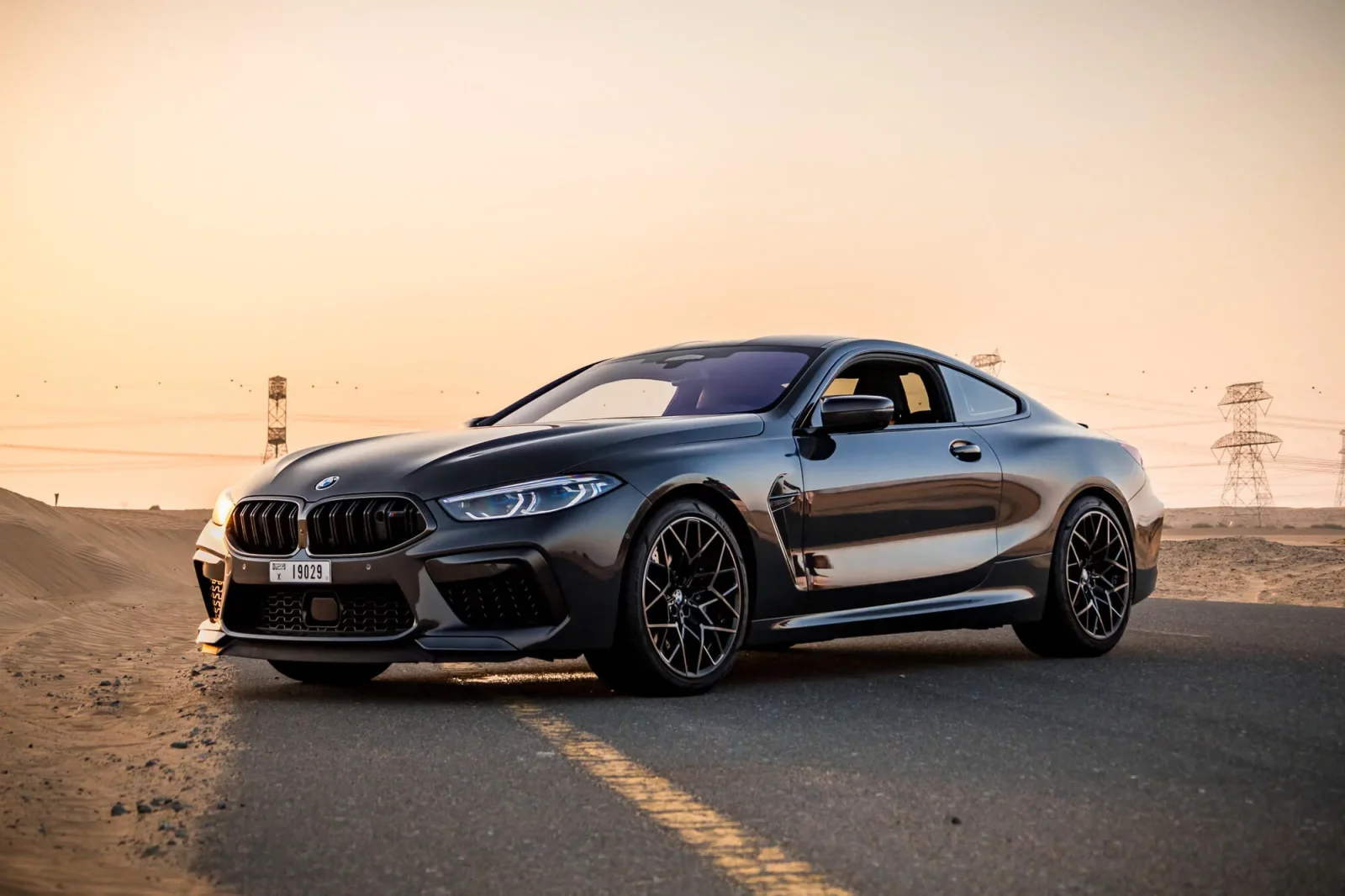 Miete BMW M8 Competition Grau 2022 in der Dubai