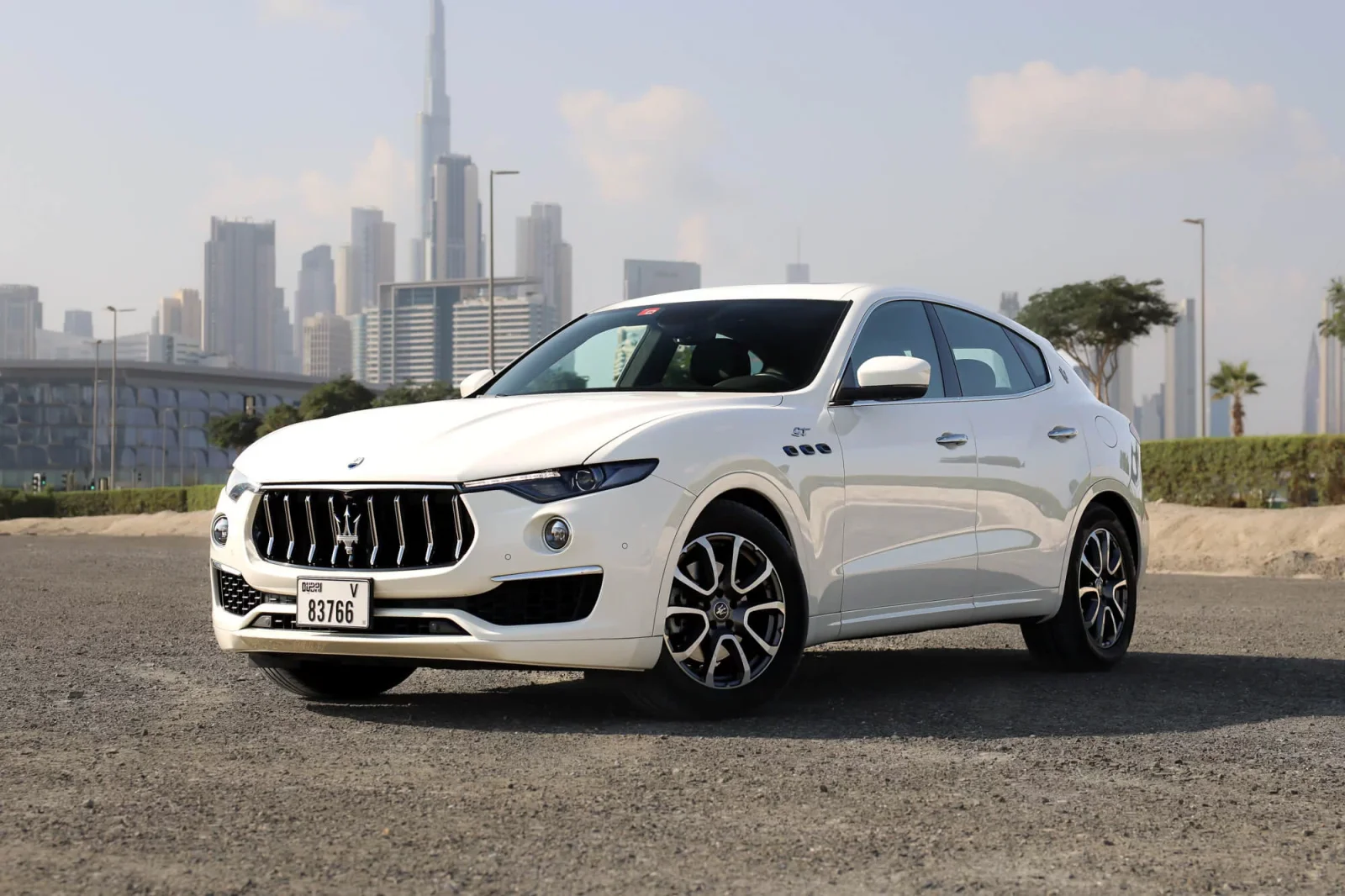 Miete Maserati Levante  Weiß 2022 in der Dubai