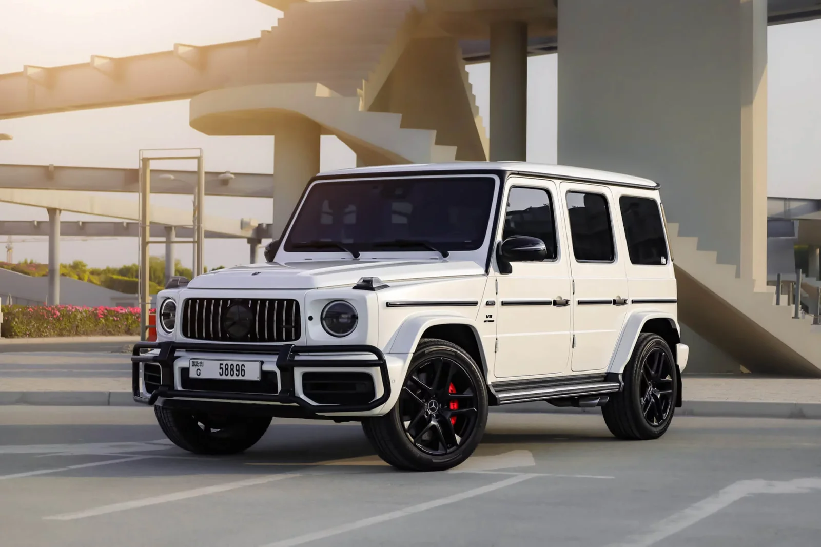 Miete Mercedes-Benz G-Class G63 Weiß 2021 in der Dubai