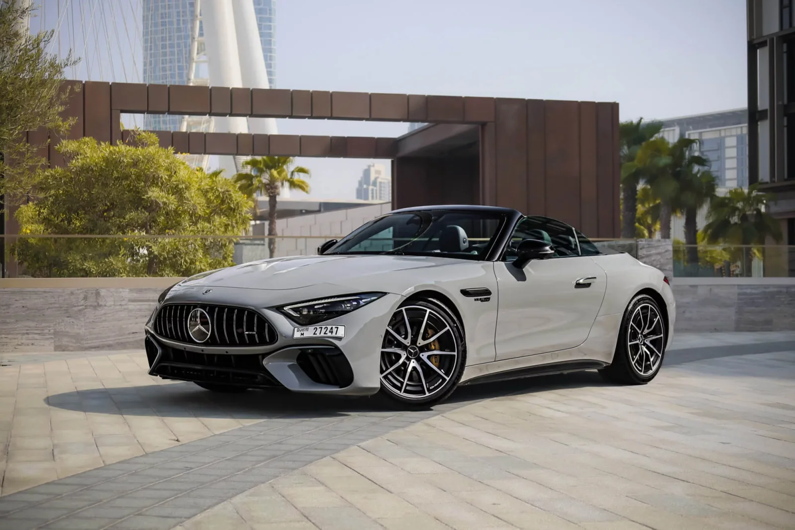 Miete Mercedes-Benz SL-Class SL63 AMG Grau 2023 in der Dubai