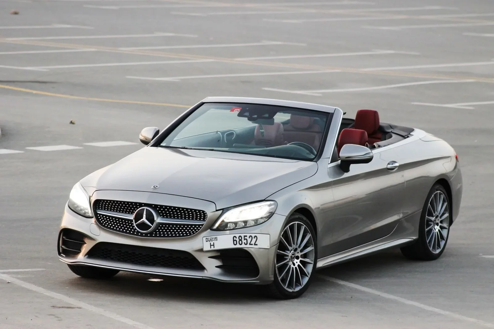 Affitto Mercedes-Benz C-Class 300 Grigio 2022 in Dubai