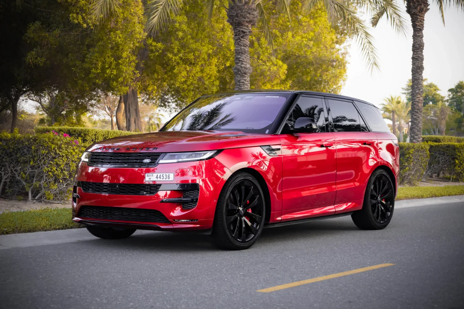 Alquiler Land Rover Range Rover Sport First Edition Rojo 2024 en Dubái