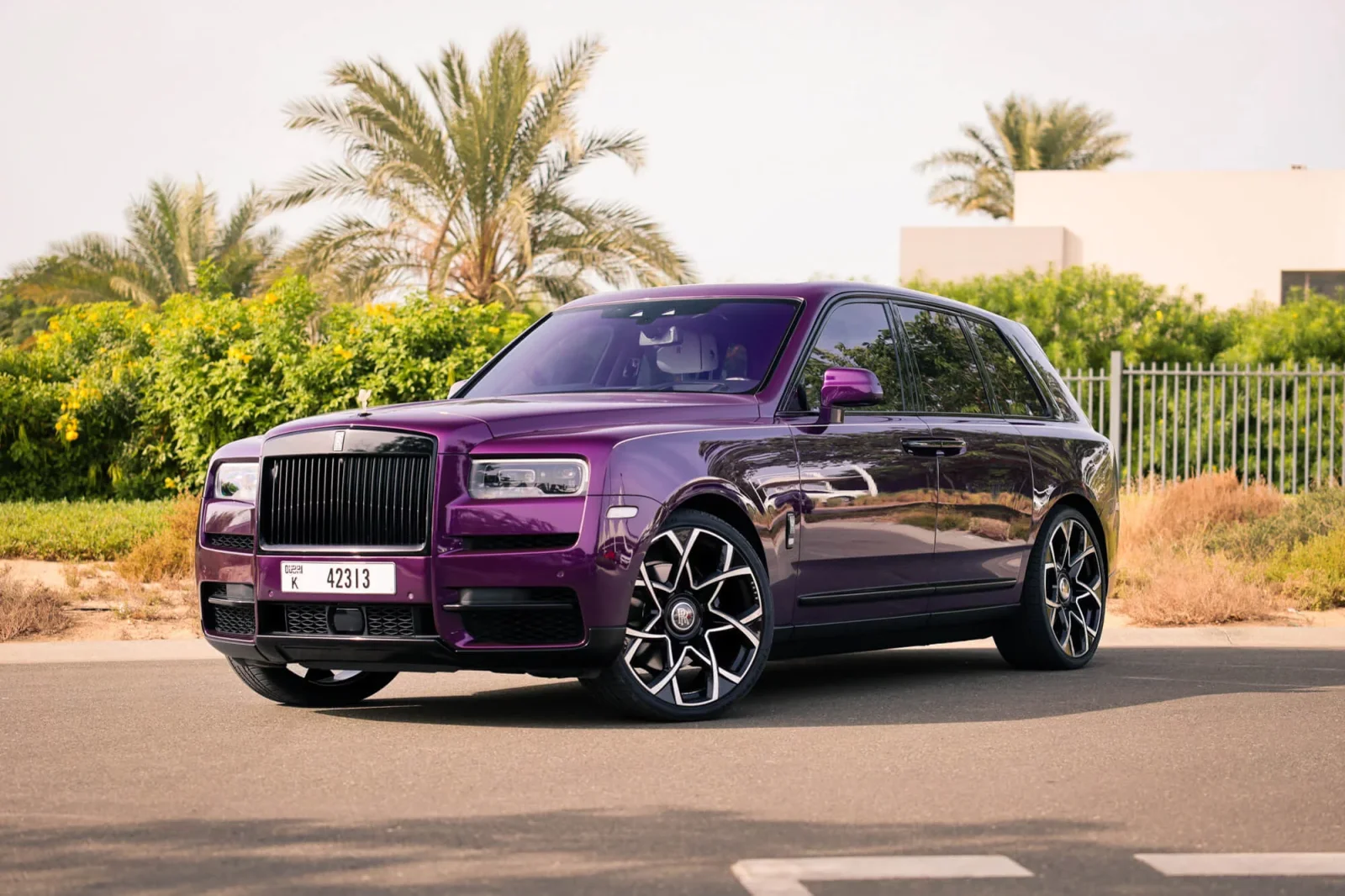 Аренда Rolls-Royce Cullinan  Фиолетовый 2020 в Дубае