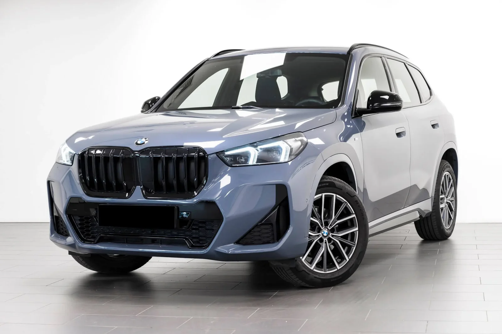 Аренда BMW X1  Синий 2024 в Дубае