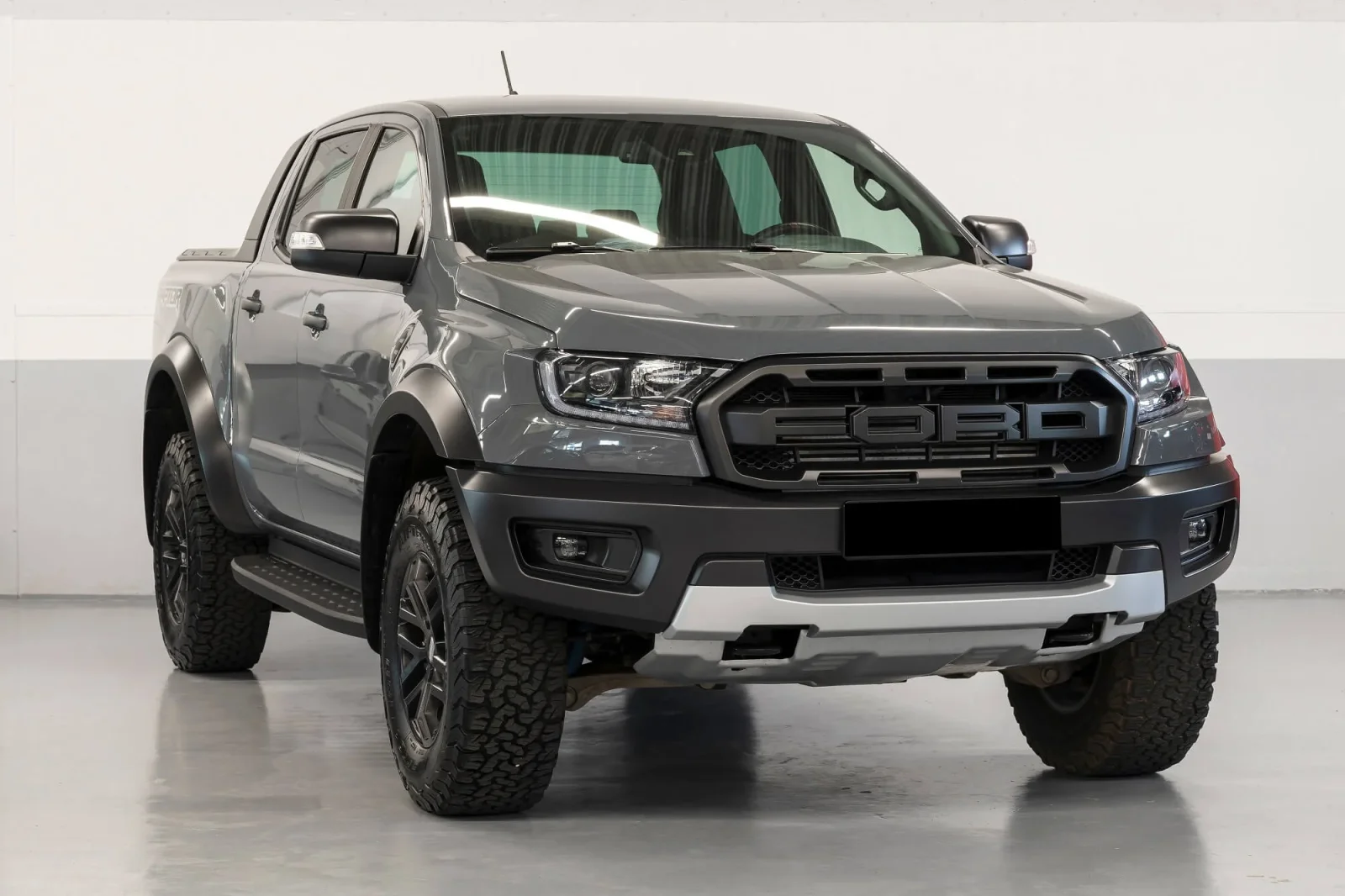 Аренда Ford Ranger Raptor Серый 2022 в Дубае