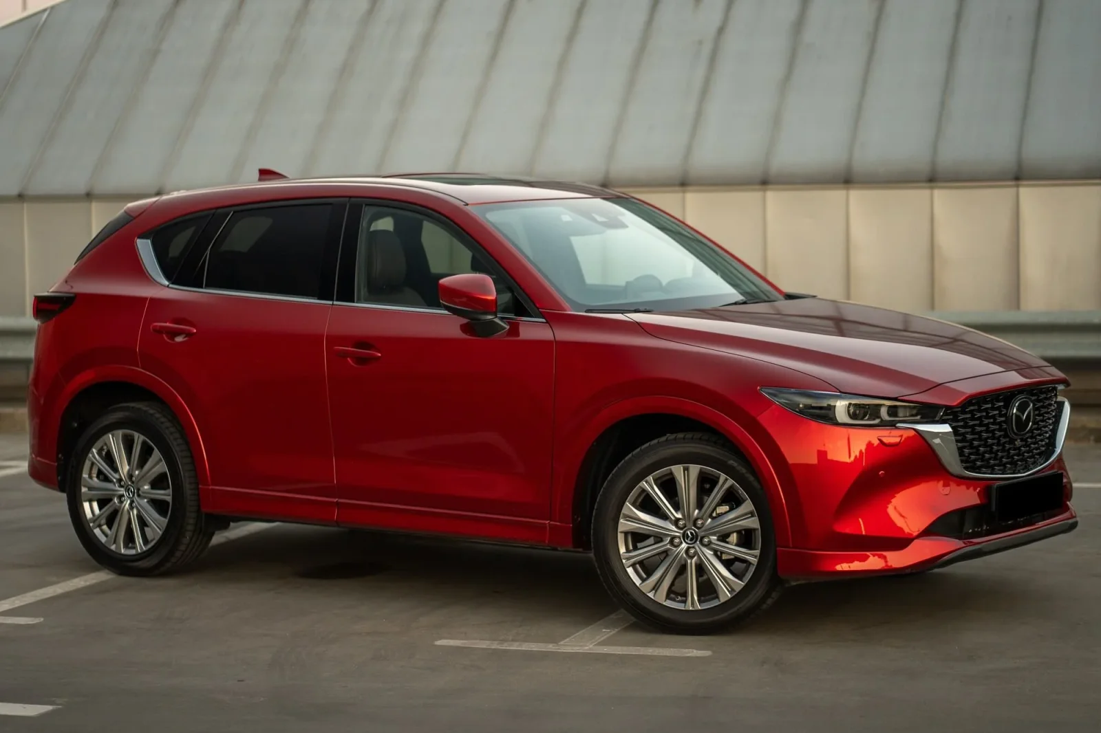 Miete Mazda CX-5  Rot 2022 in der Dubai