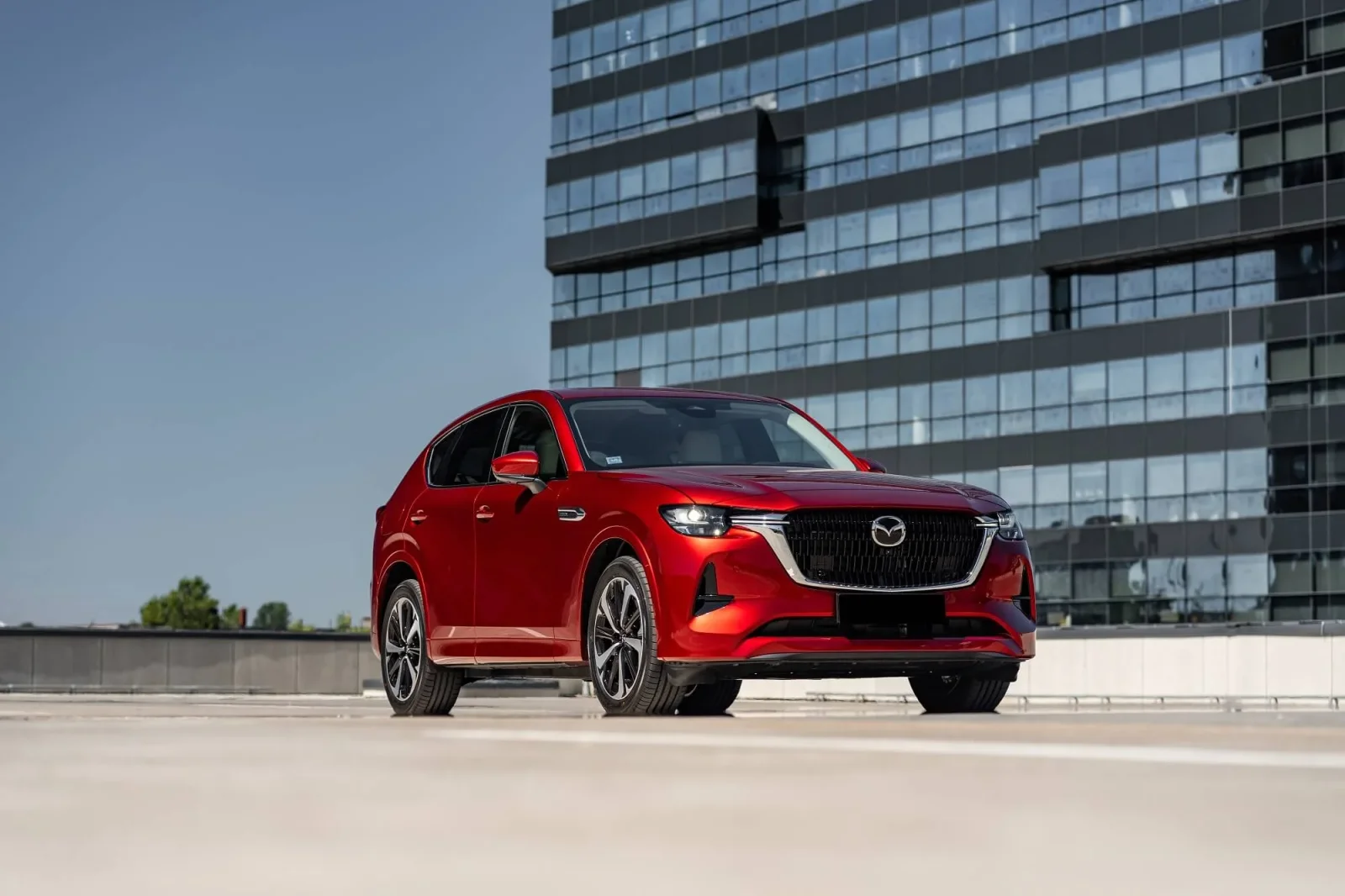 Alquiler Mazda CX-60  Rojo 2024 en Dubái