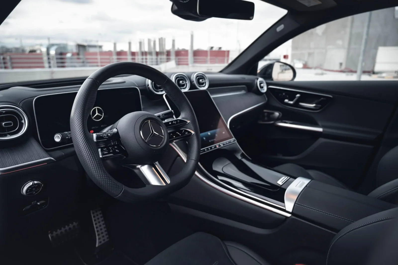 Miete Mercedes-Benz GLC Coupe  Blau 2024 in der Dubai - 4 