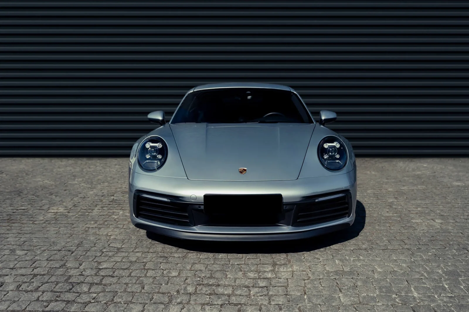 Huren Porsche 911  Zilver 2022 in Dubai - 3 