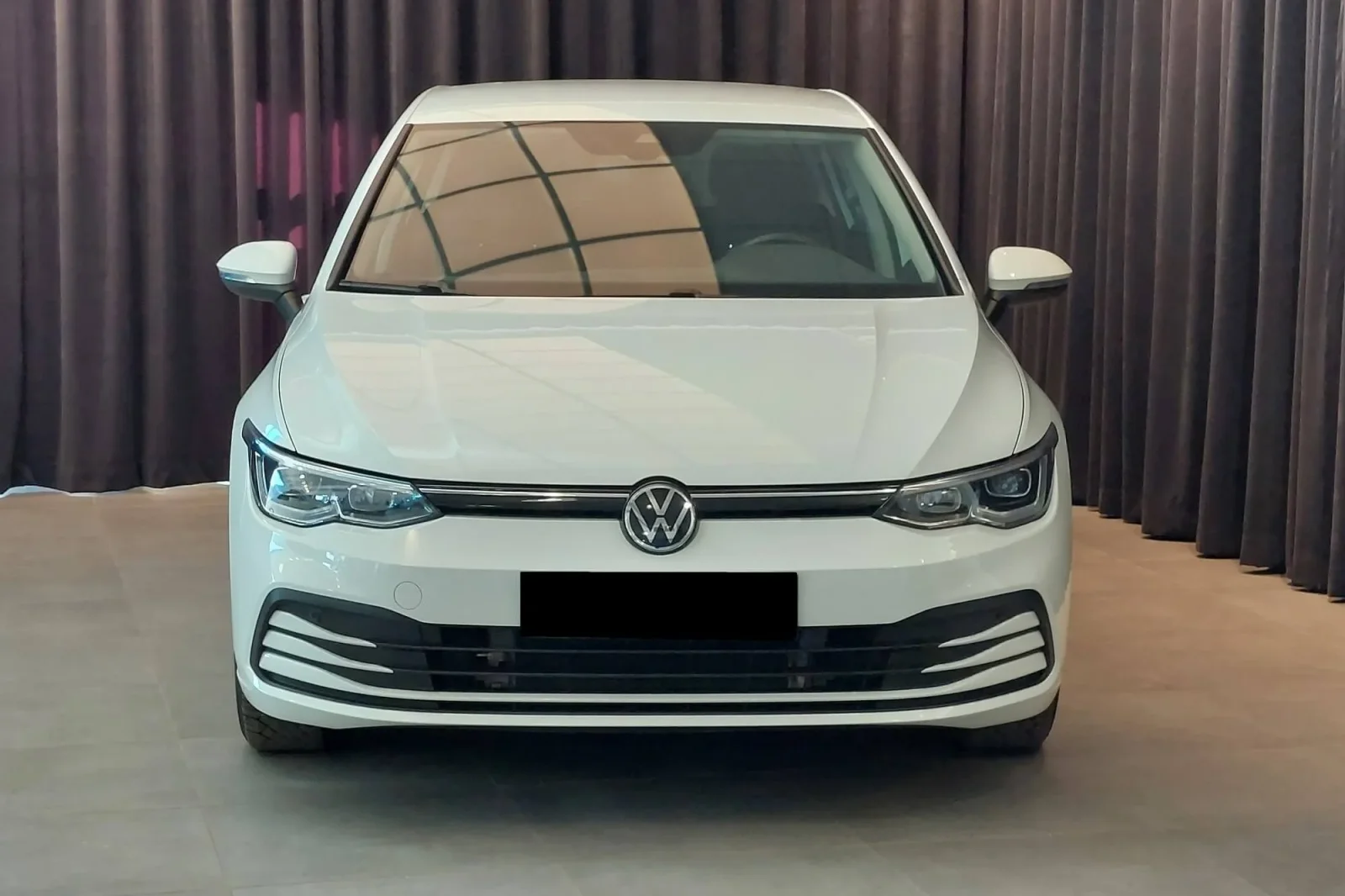 Kiralık Volkswagen Golf  Beyaz 2022 içinde Dubai - 2 
