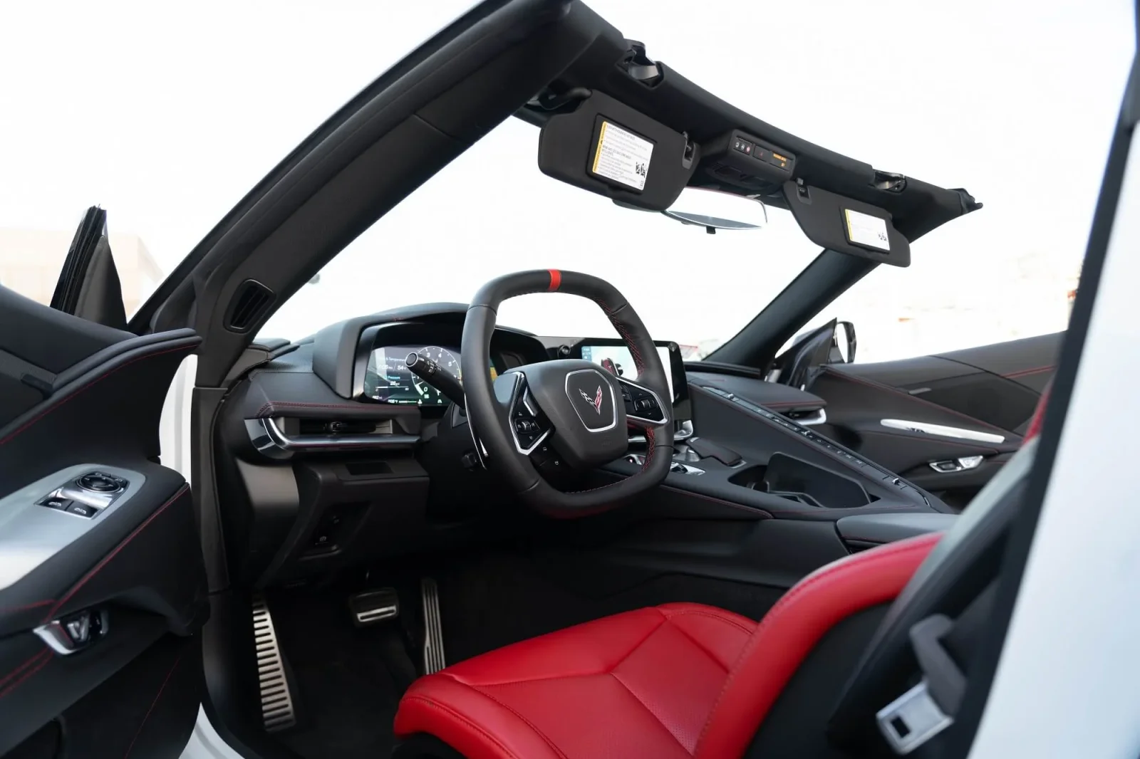 Miete Chevrolet Corvette  Weiß 2022 in der Dubai - 4 