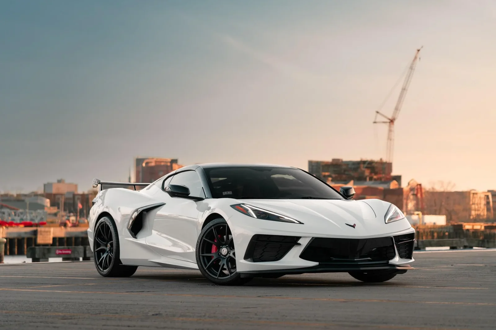 Miete Chevrolet Corvette  Weiß 2022 in der Dubai - 3 