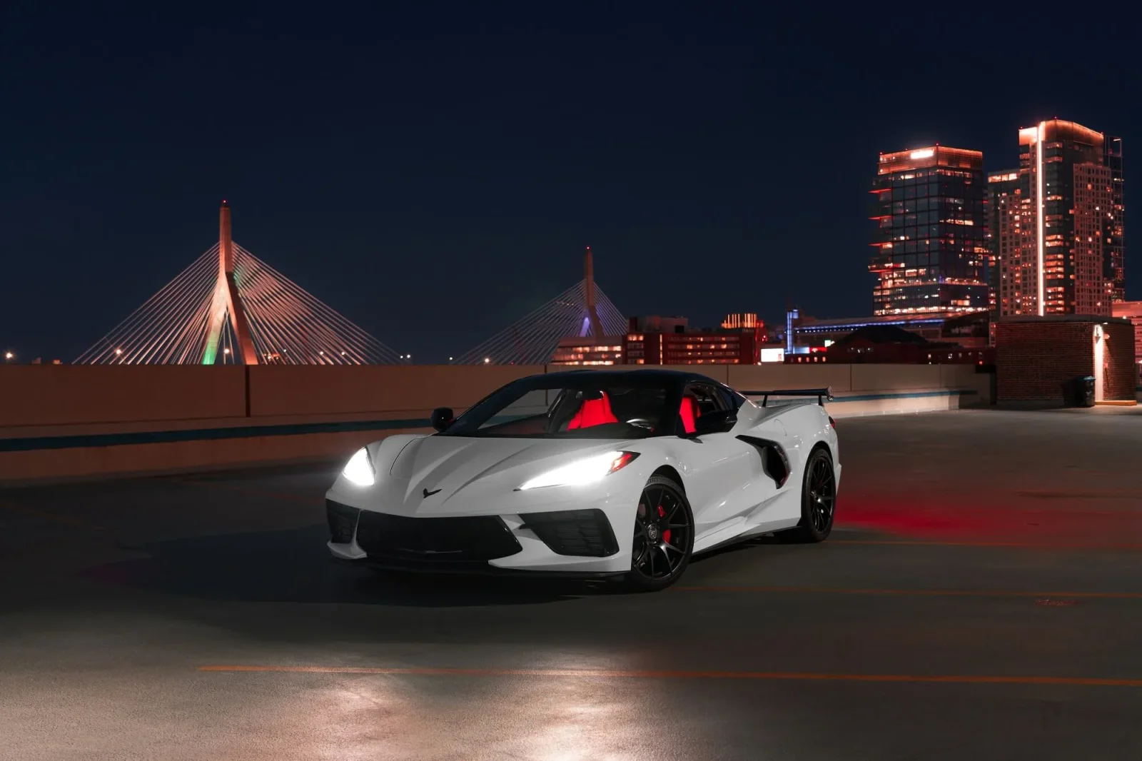 Miete Chevrolet Corvette  Weiß 2022 in der Dubai - 2 