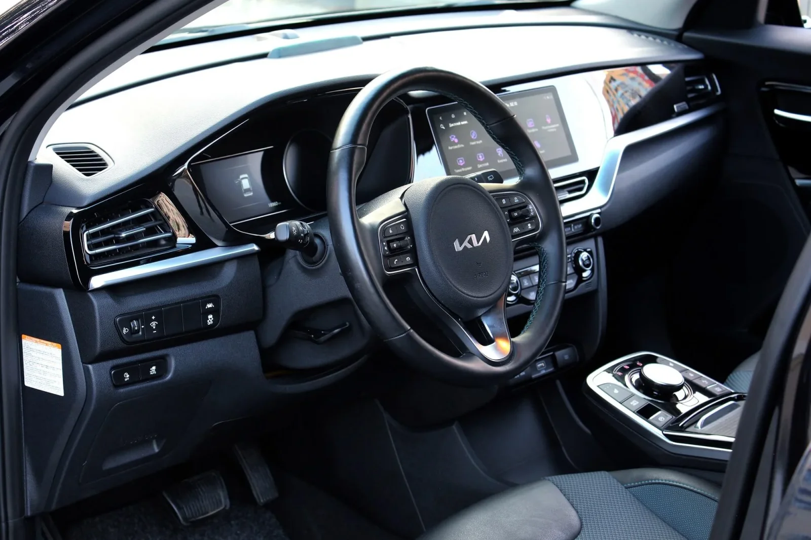 Miete Kia Niro EV Schwarz 2022 in der Dubai - 3 