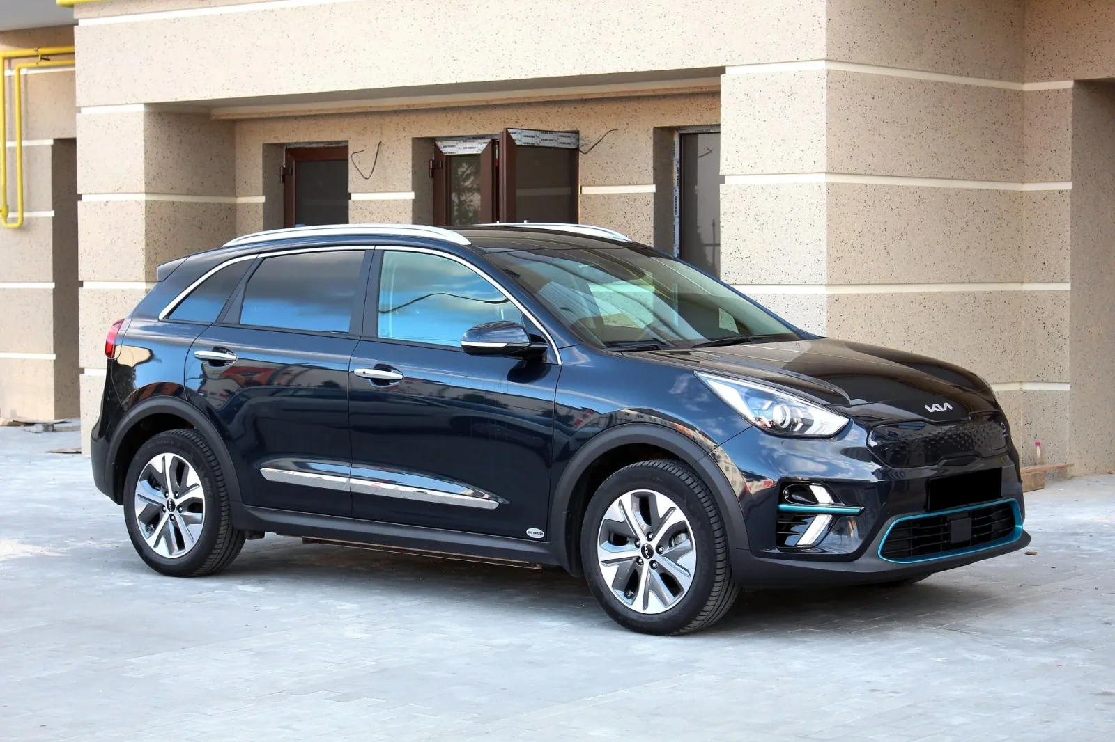 Miete Kia Niro EV Schwarz 2022 in der Dubai - 2 